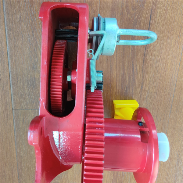 3500# winch for poultry house (6)